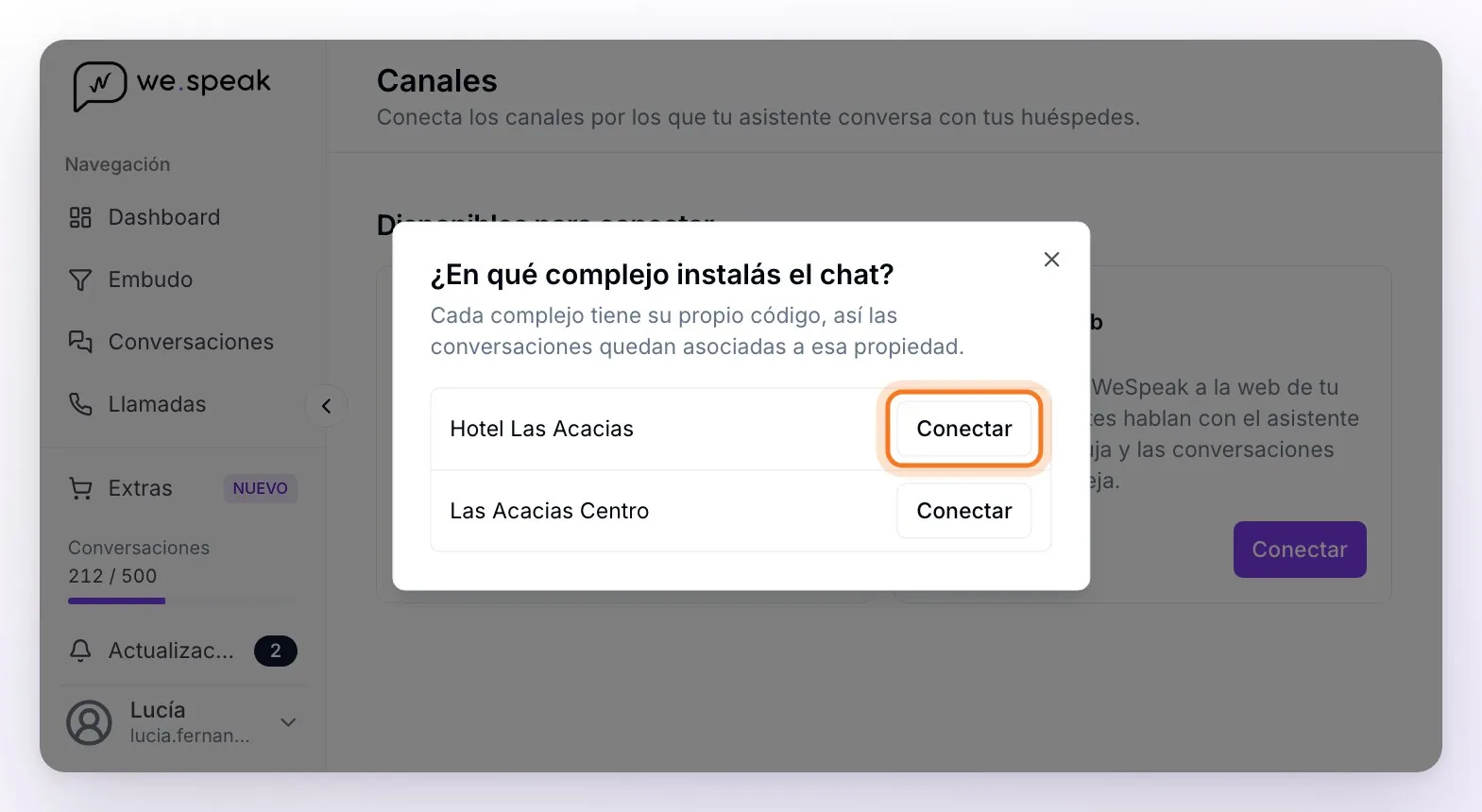 La ventana ¿En qué complejo instalas el chat?, con los dos complejos del hotel y un botón Conectar en cada uno