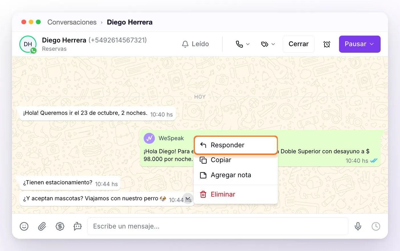Una conversación de WhatsApp API con el menú abierto sobre el último mensaje del huésped: Responder, Copiar, Agregar nota y Eliminar
