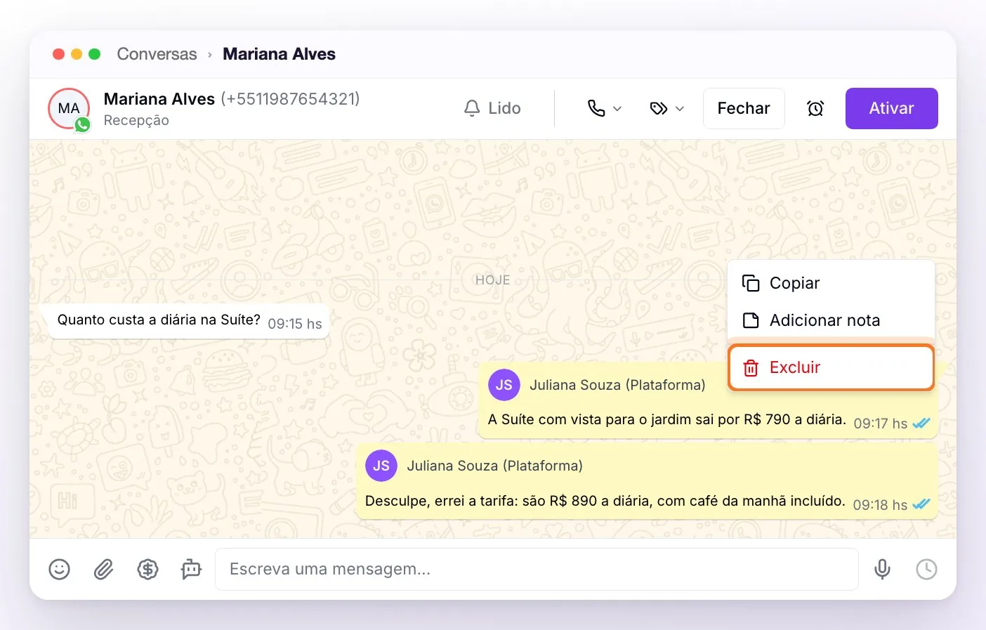 Uma conversa de WhatsApp QR com o menu aberto sobre uma mensagem enviada pelo painel: Copiar, Adicionar nota e Excluir, sem a opção Responder