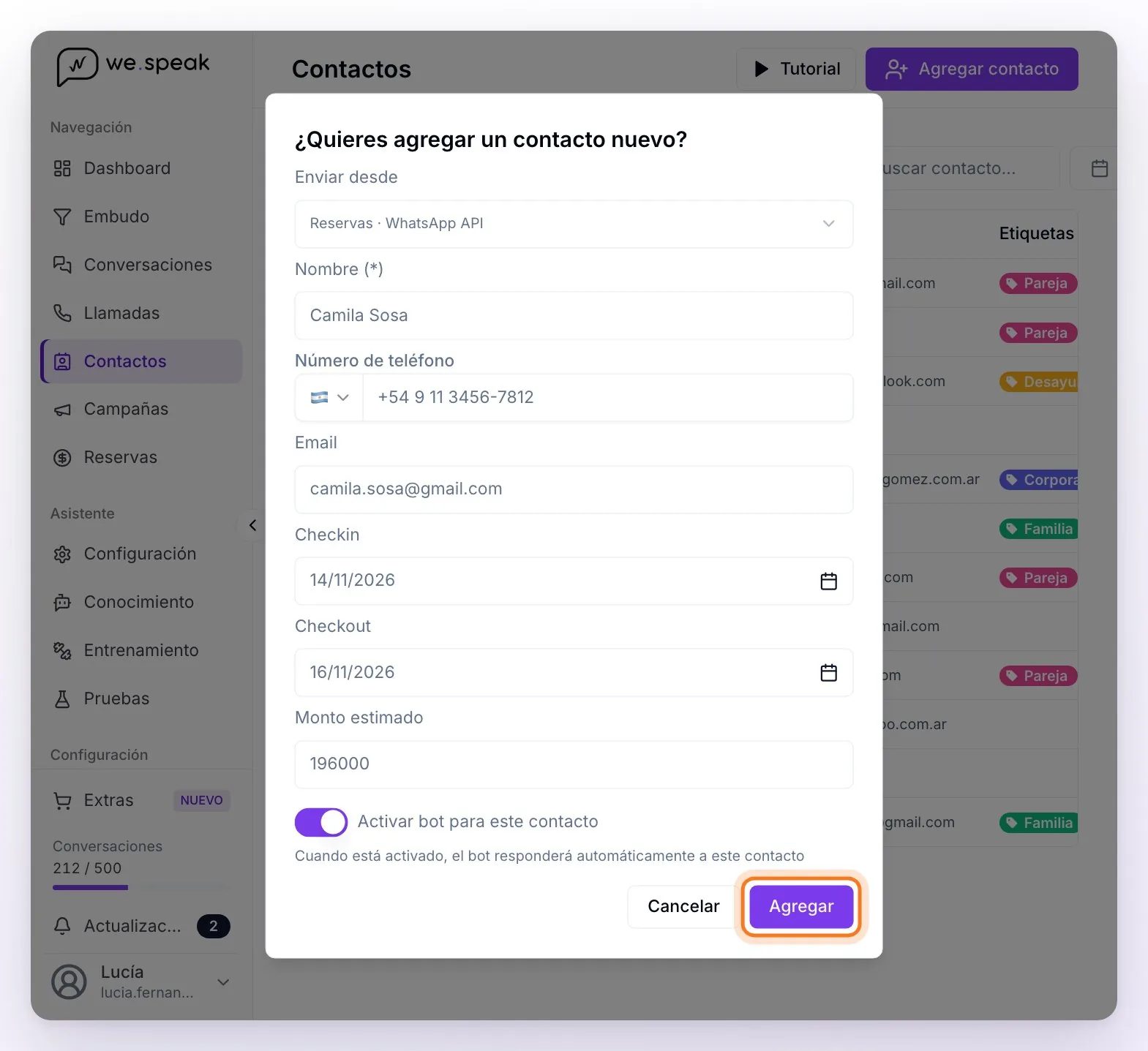 La ventana ¿Quieres agregar un contacto nuevo? completa: Enviar desde, nombre, número de teléfono con la bandera del país, email, fechas de check-in y check-out, monto estimado y el interruptor Activar bot para este contacto