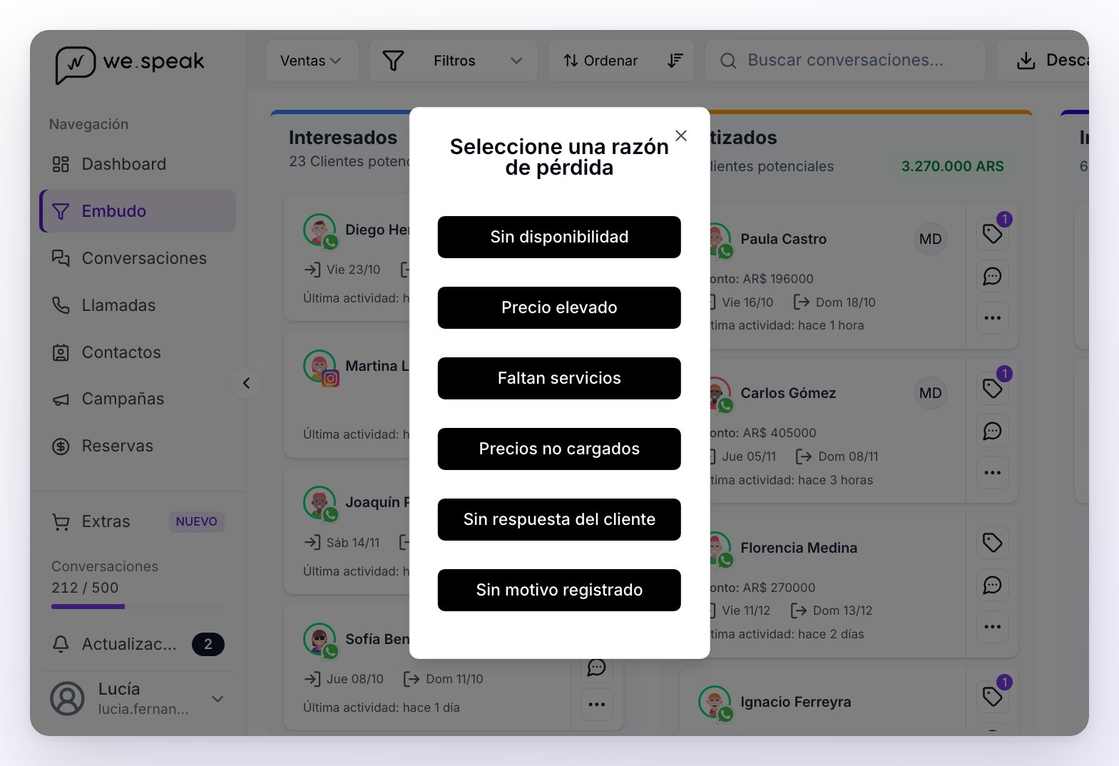 El diálogo Seleccione una razón de pérdida sobre el tablero, con las seis razones: Sin disponibilidad, Precio elevado, Faltan servicios, Precios no cargados, Sin respuesta del cliente y Sin motivo registrado