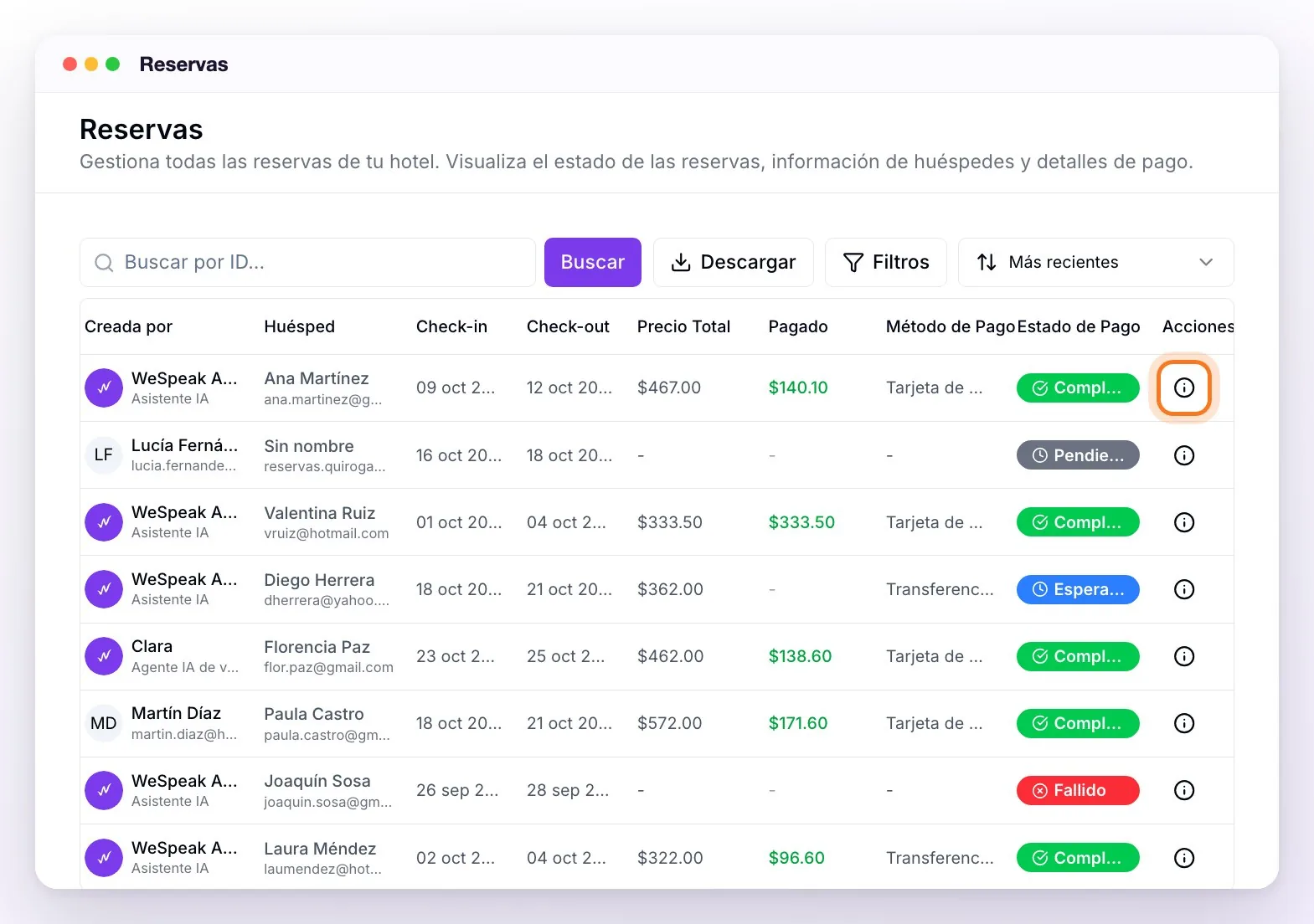 La sección Reservas con el buscador, los botones Descargar y Filtros, el orden Más recientes y la lista de reservas: la de Ana Martínez arriba, pagada con tarjeta, y otras con transferencia esperando pago, un link pendiente y una fallida; el ícono de detalle de la primera reserva está señalado