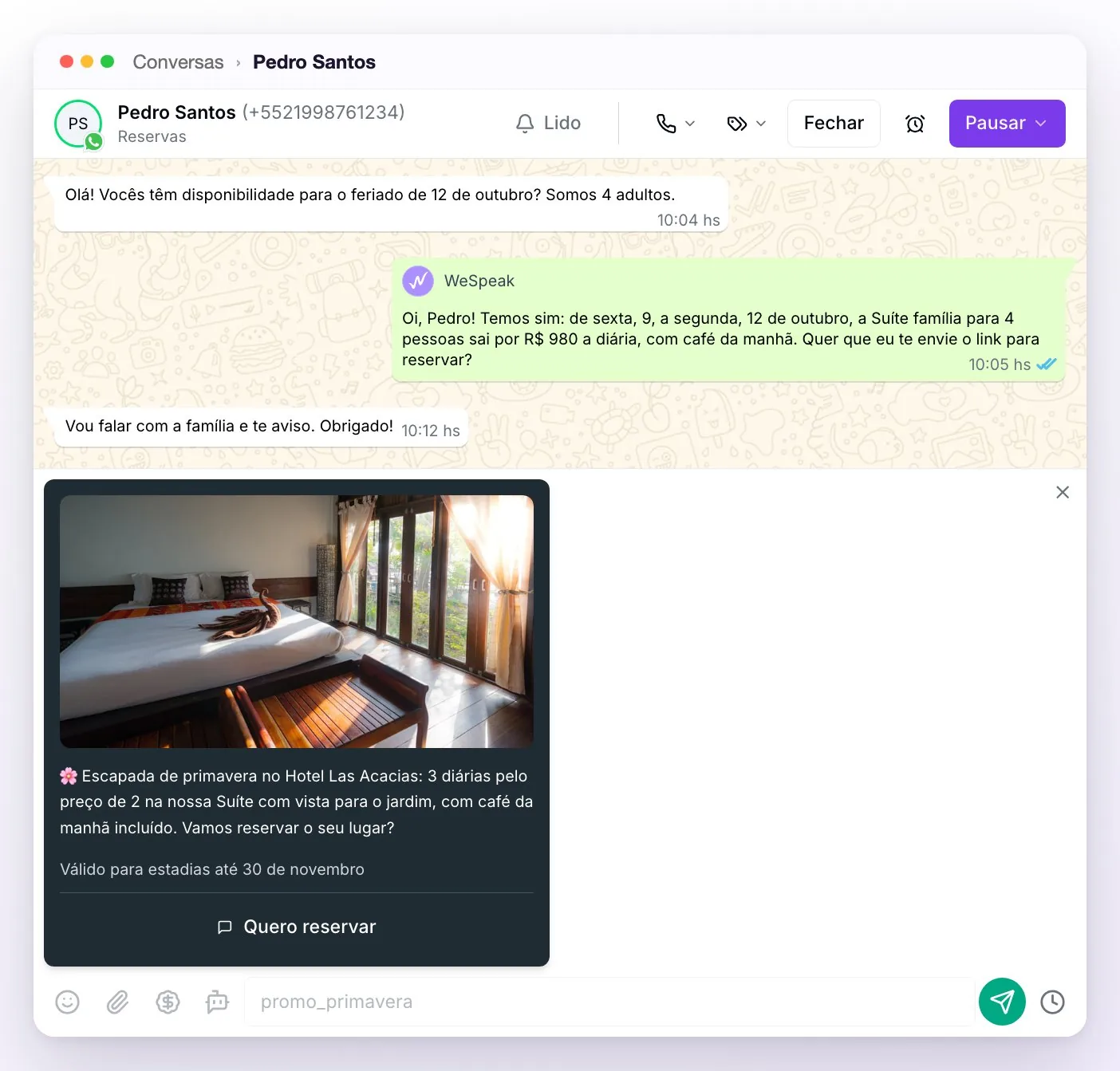Uma conversa de WhatsApp API com mais de 24 horas sem resposta: acima da caixa de escrita, a prévia do modelo promo_primavera com a foto, o texto, o rodapé e o botão Quero reservar, e o botão verde de enviar